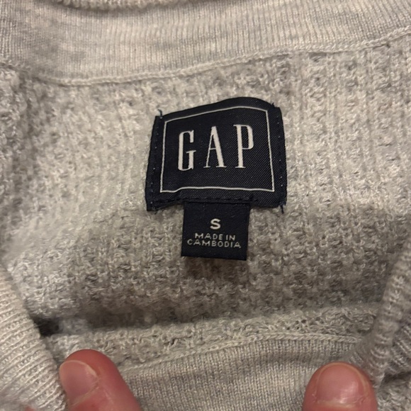 GAP Light Gray Textured Knit Top - Picture 3 of 4